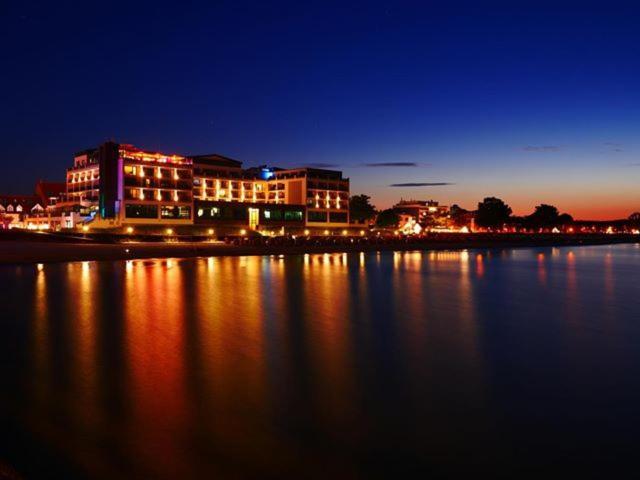 Bayside Hotel Scharbeutz Buitenkant foto